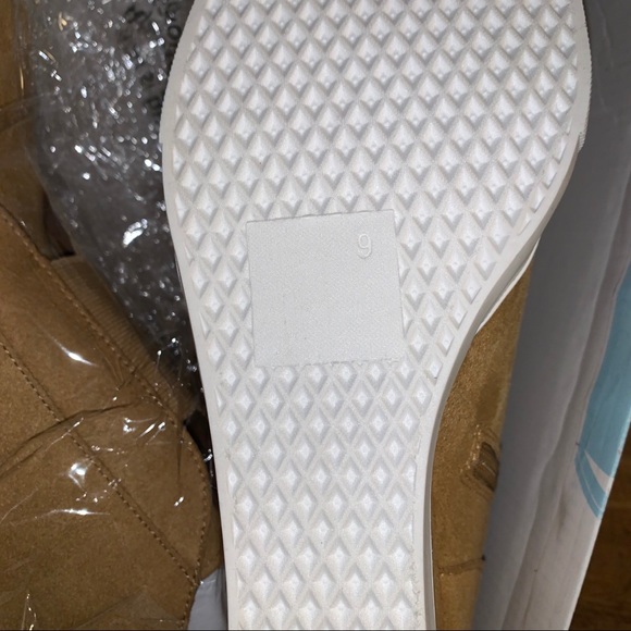 Soda Vesper Hidden Wedge Heel Sneakers Sporty Elastic NWT - Picture 8 of 16